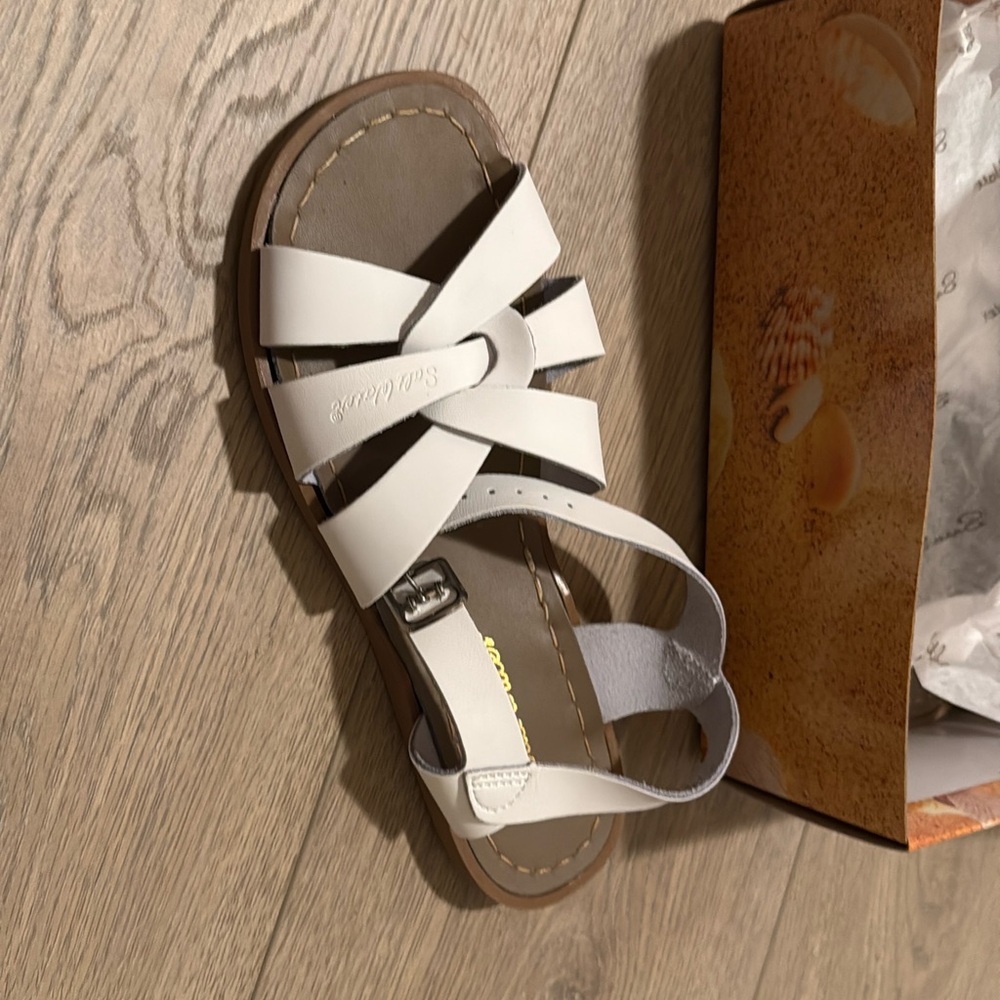 Unisex White Strappy Buckle Sandals